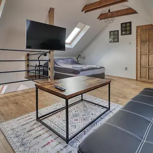 Apartament Zenloft, Eger