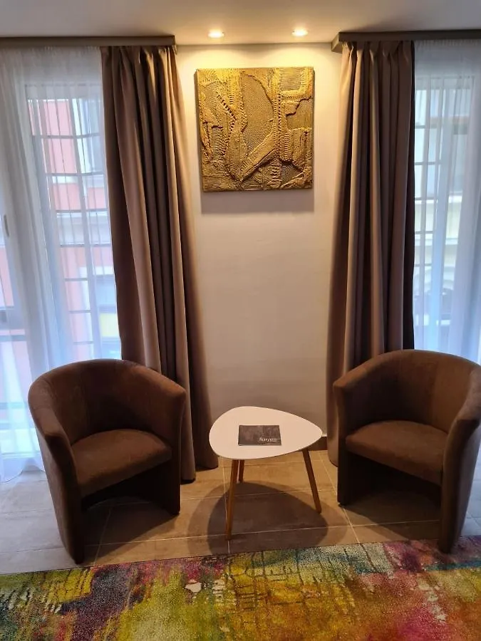 City Center Apartmanhaz Eger 0*,