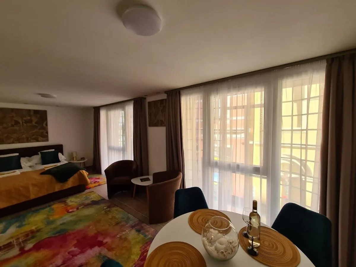 City Center Apartmanhaz Eger Apartment